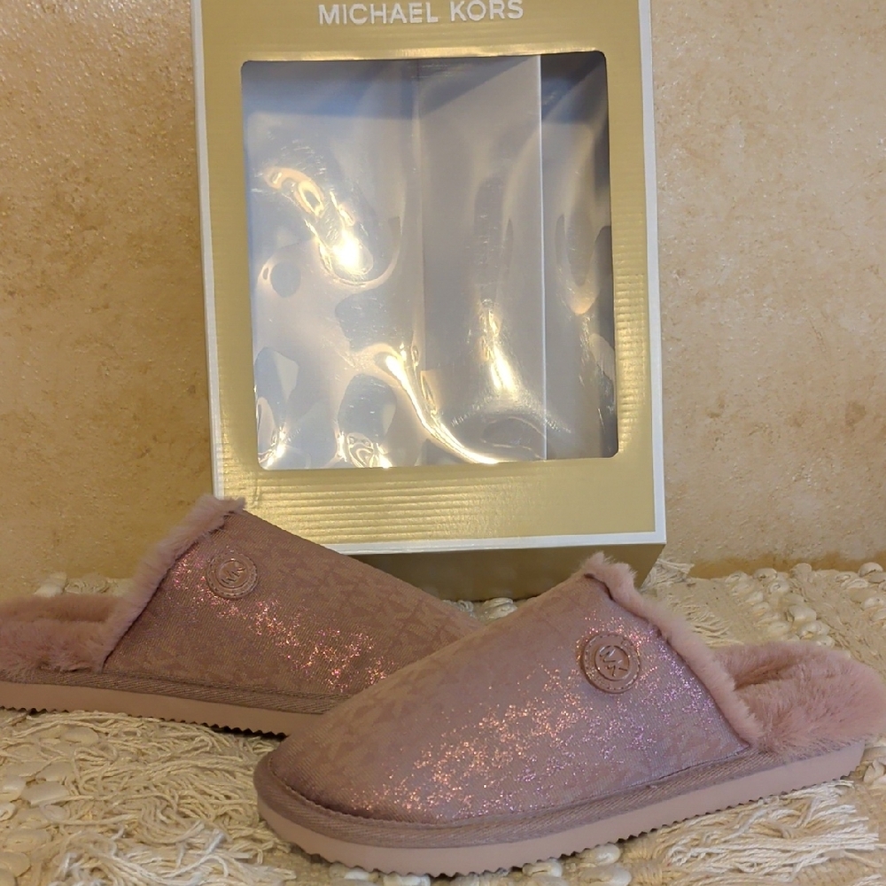 Michael Kors NWT Slippers 8 Rose Gold
